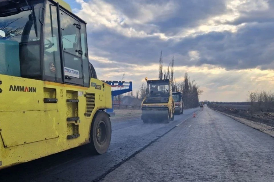 В текущем году в ДНР восстановят около 1000 километров автомобильных дорог. Фото: Минтранс ДНР