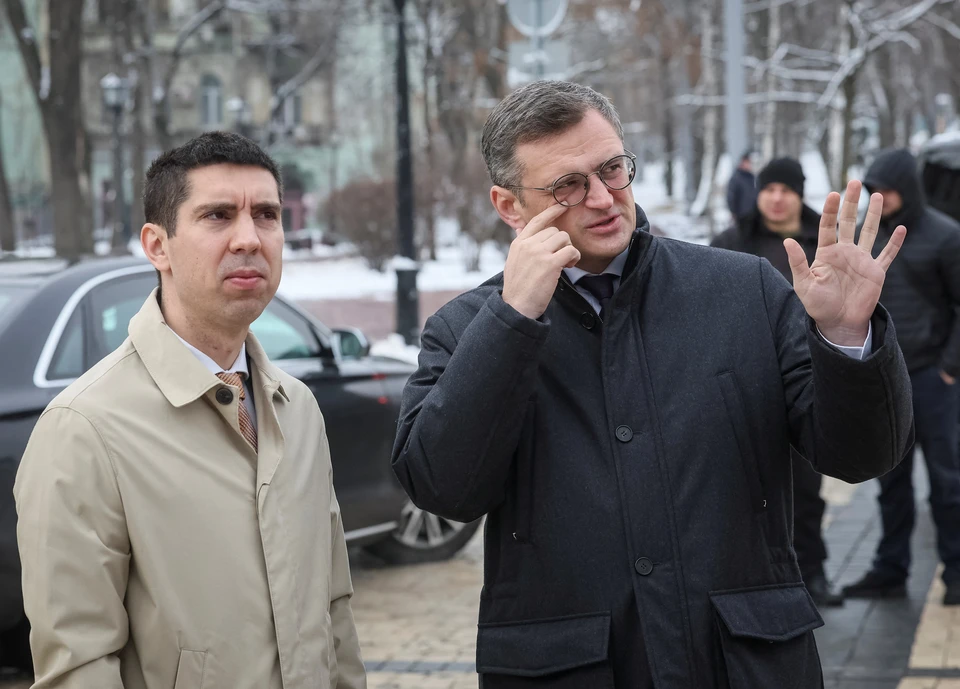 Глава МИД Молдавии Михай Попшой и глава МИД Украины Дмитрий Кулеба