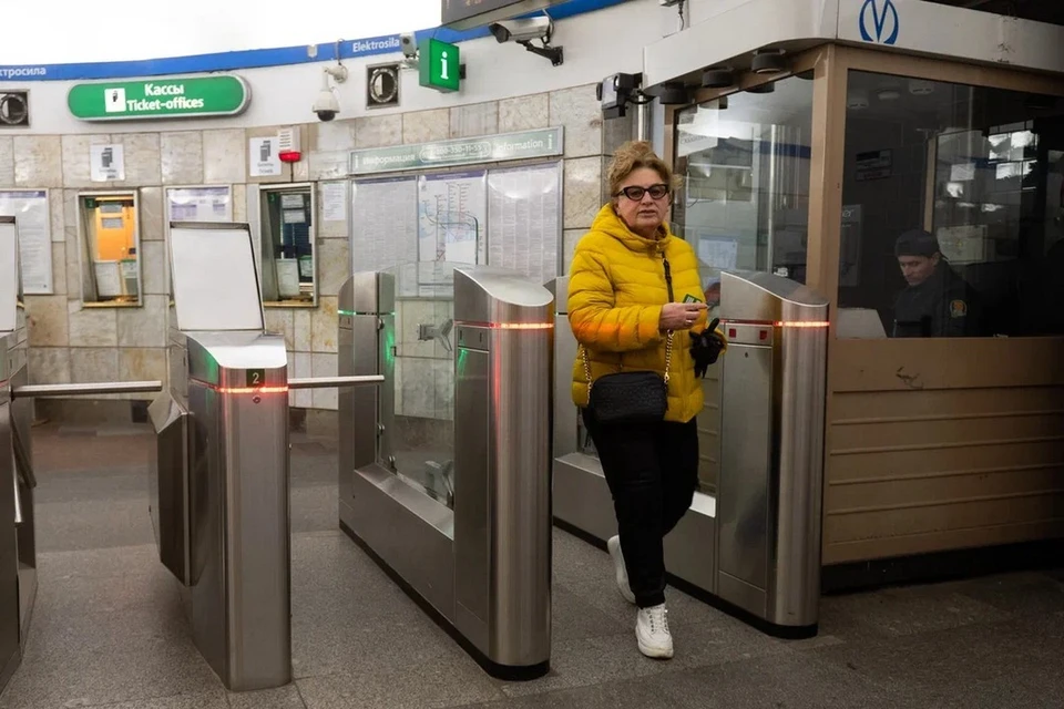 В петербургском метрополитене может появиться функция оплаты лицом.