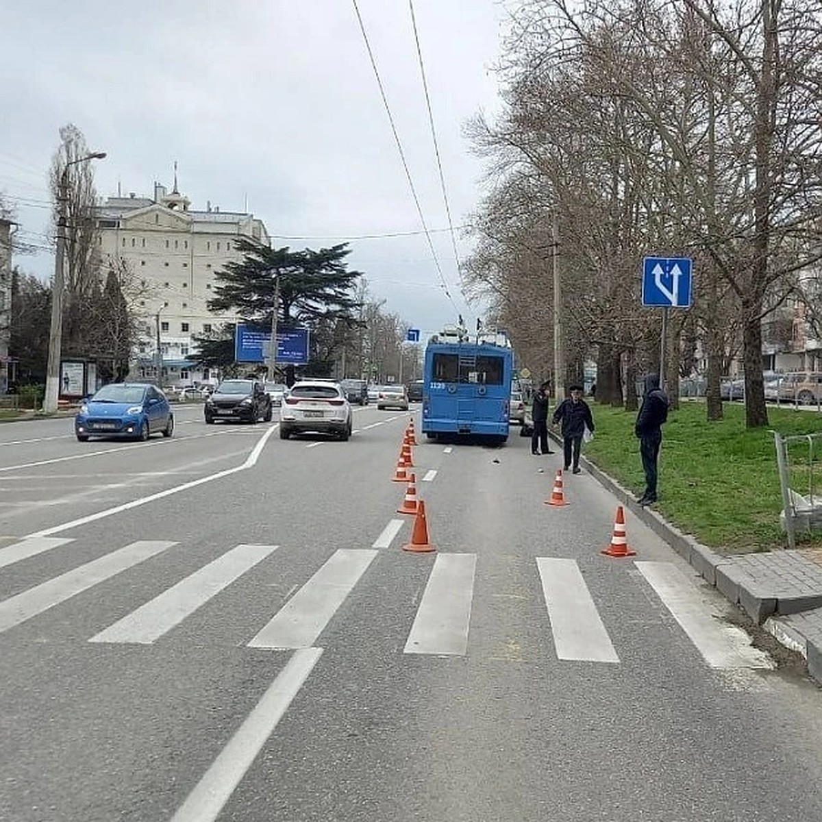 В Севастополе избавились от «проклятой зебры», где троллейбус насмерть сбил  27-летнего мужчину - KP.RU