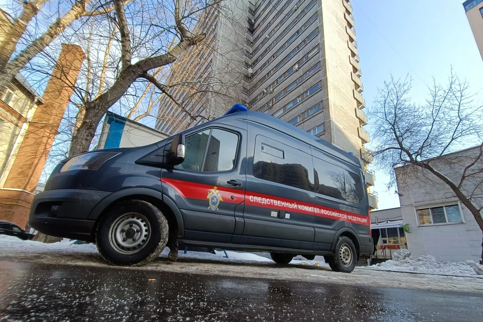 Тело женщины с ножевыми ранениями нашли в квартире на северо-западе