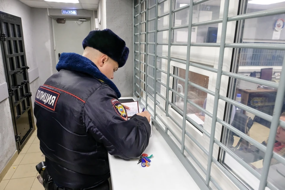 Полиция возбудила три уголовных дела.