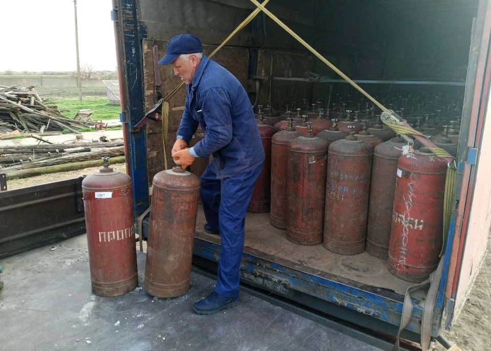 В Каховский округ доставили 350 баллонов льготного газа. ФОТО: Павел Филипчук