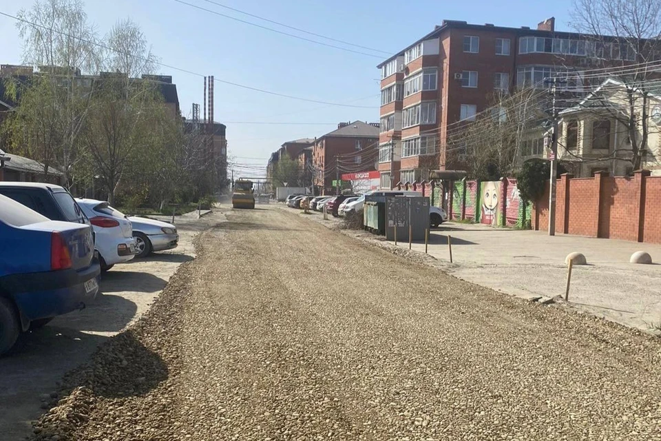 В Музыкальном микрорайоне Краснодара грейдируют дороги и ремонтируют ямы Фото: пресс-служба городской администрации