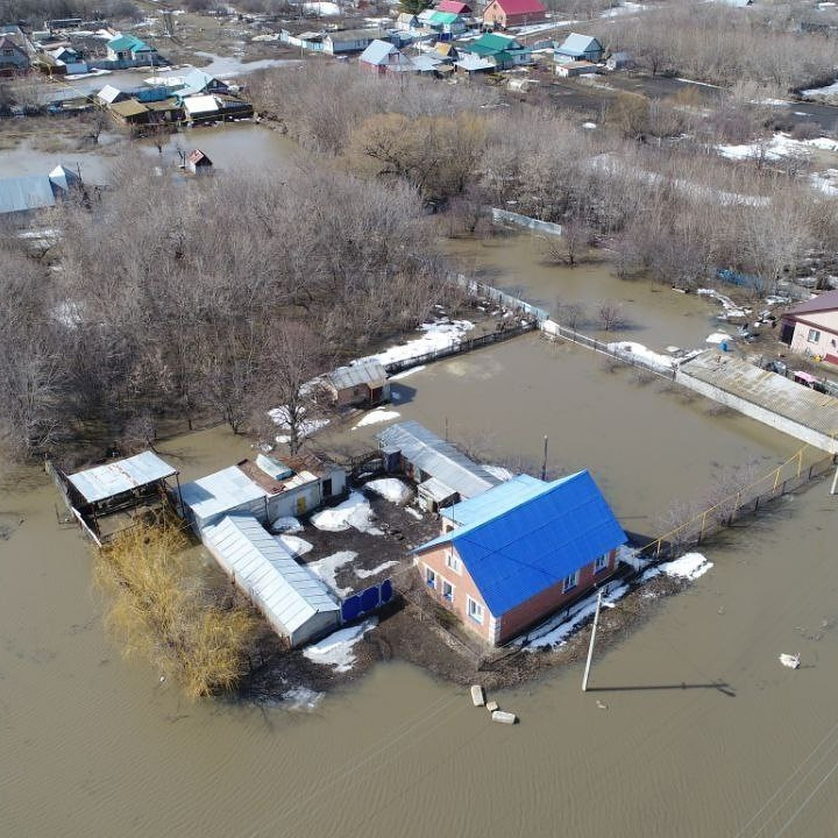 В Самарской области затопило 226 приусадебных участков и 36 домов - KP.RU