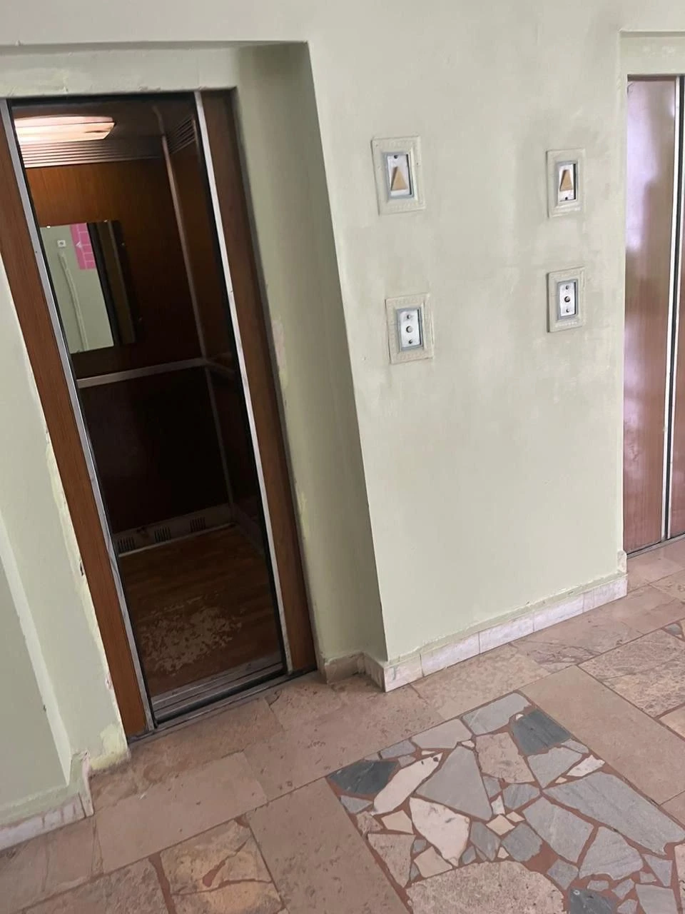 Фото: В Саратовской детской горбольнице спустя 30 лет заменят лифты