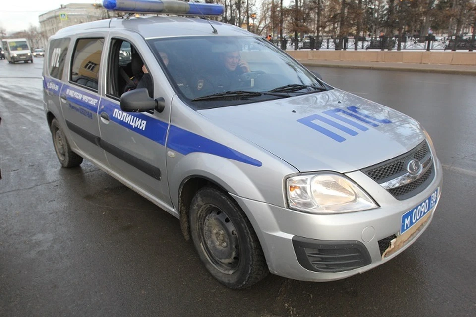 Полицейские вычислили двоих мужчин с наркотиками в Хабаровске