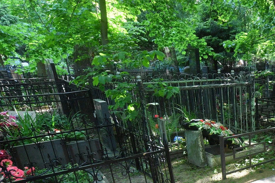 Новосибирцы жалуются на подтопления кладбищ.