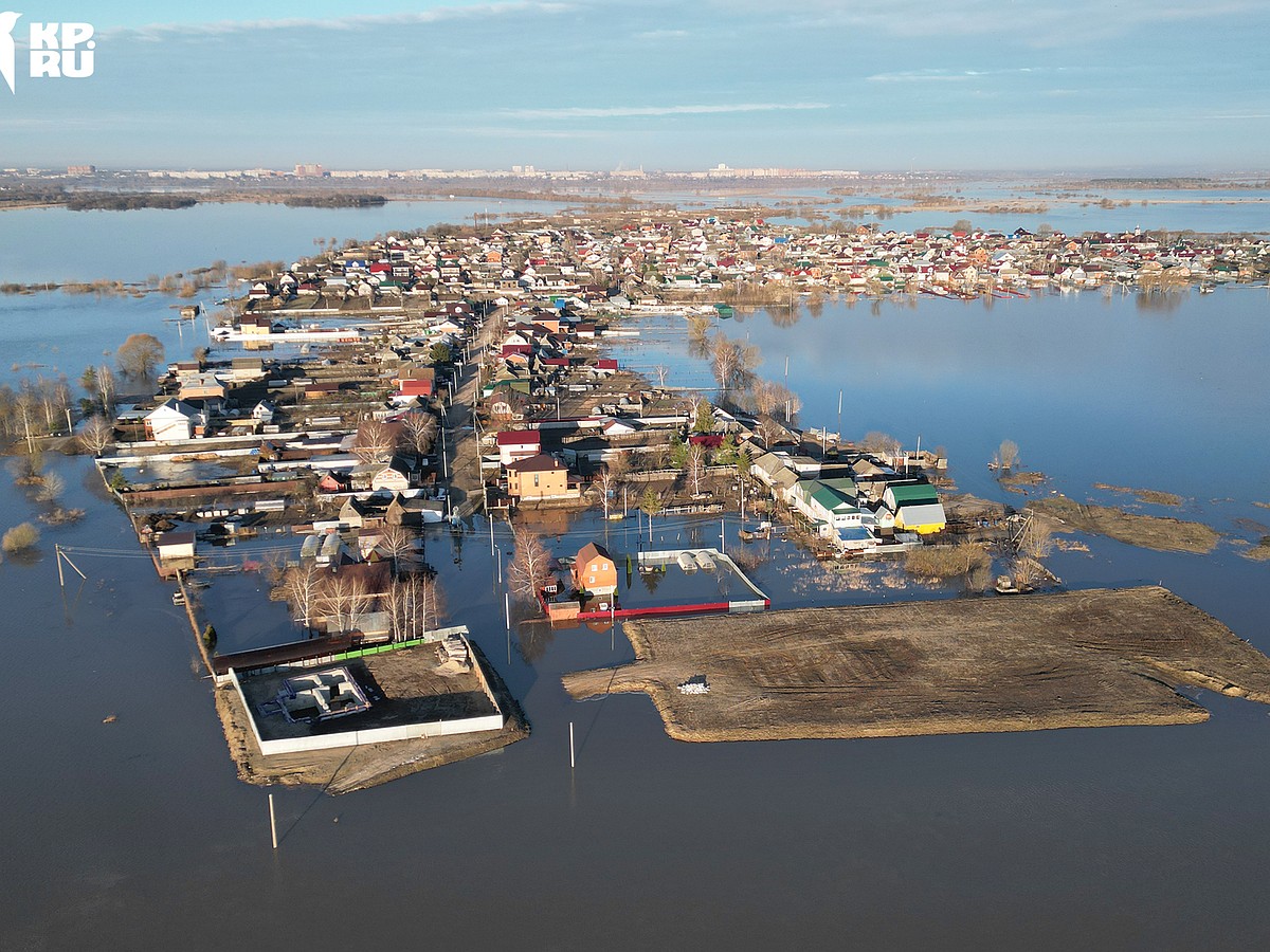 Половодье в Рязани 2024: вода добралась до Окского проезда, Ока на пиковых  значениях - KP.RU