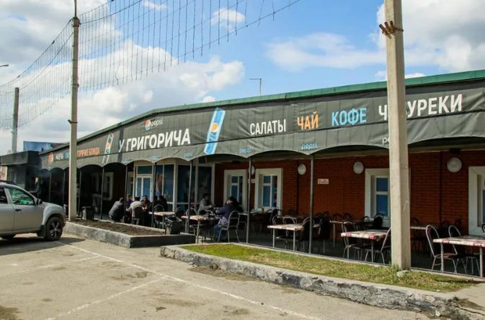 Ранее кафе не сносили, так как оно не мешало стройке