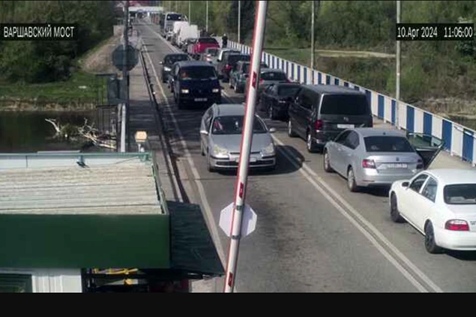 В ГПК сообщили, что более 40 автобусов скопилось на белорусско-польском участке границы. Фото: ГПК.