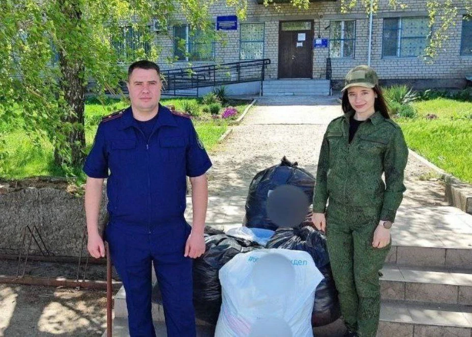 Сотрудники херсонского управления СК России по Херсонской области собрали и передали гуманитарную помощь жителям Тавричанки. ФОТО: СУ СК России по Херсонской области
