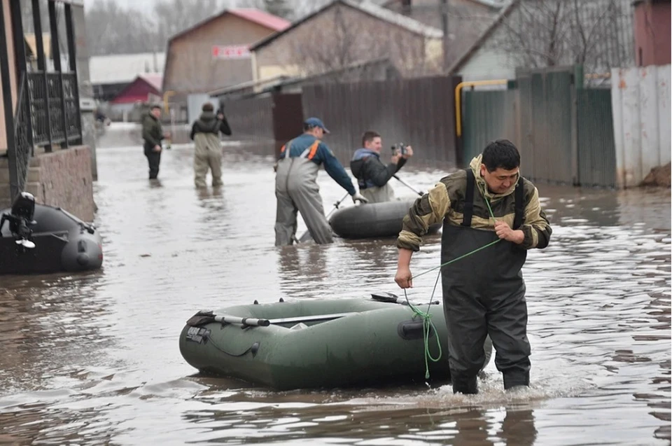 Денис Паслер заявил, что пик наводнения в Оренбурге придется на утро 12 апреля