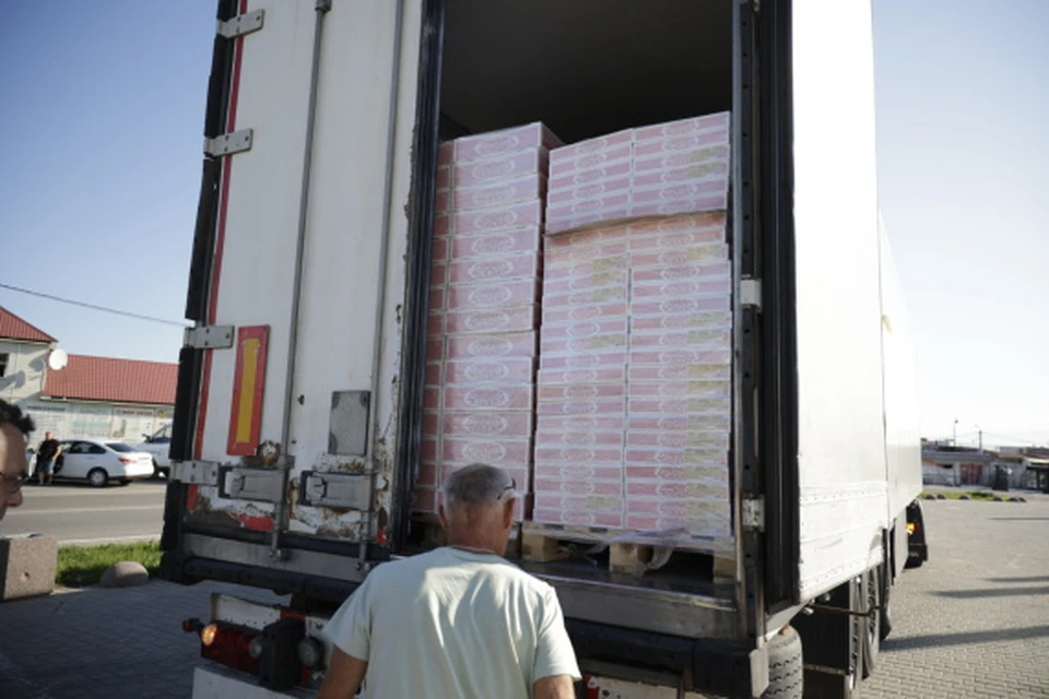 В прошлом месяце грайворонцам уже выдали десять тысяч продуктовых наборов.