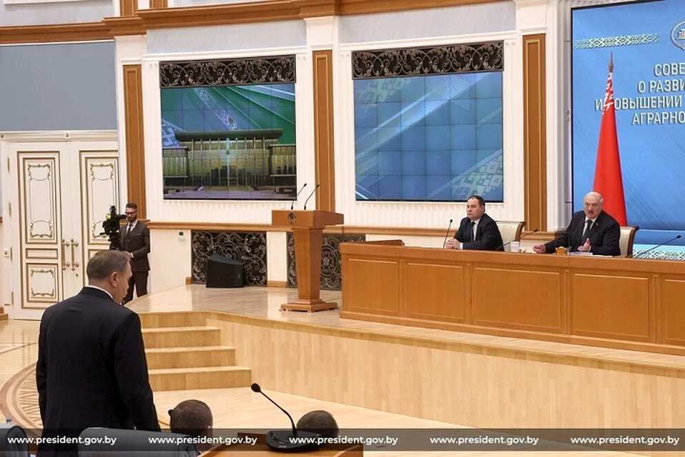 Лукашенко укорил чиновников, которые выпадают из обоймы и не следят за дисциплиной. Фото: president.gov.by.