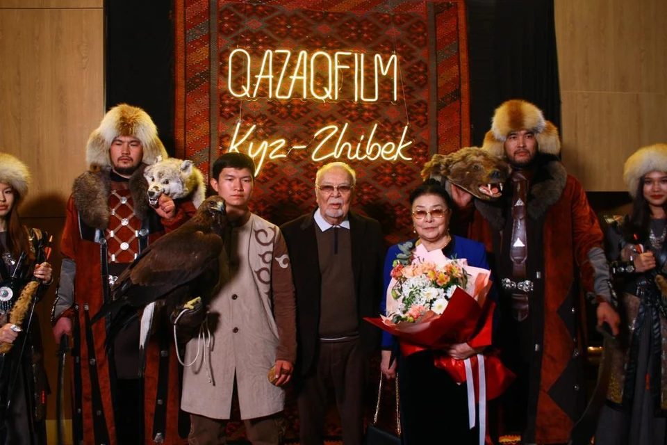 В Алматы ко Дню всех влюбленных в Казахстане киностудия «Казахфильм» провела эксклюзивный кинопоказ легендарной кинокартины.