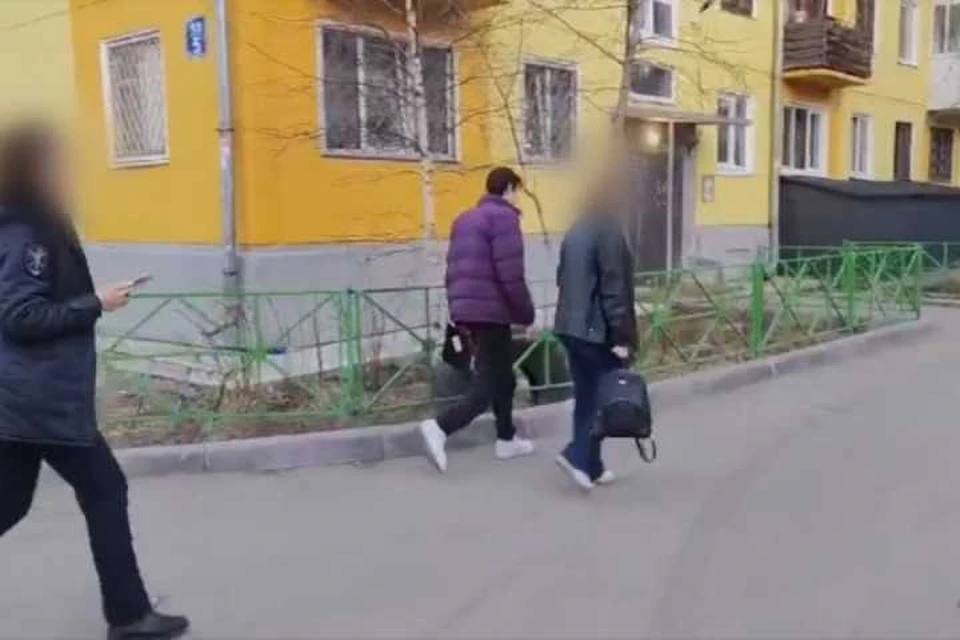 19-летний курьер мошенников забрал деньги у двух пожилых жительниц Ангарска