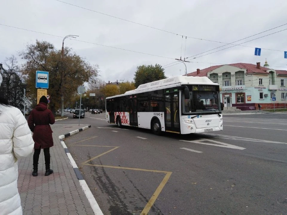 Водители не обязаны ездить в каске постоянно.