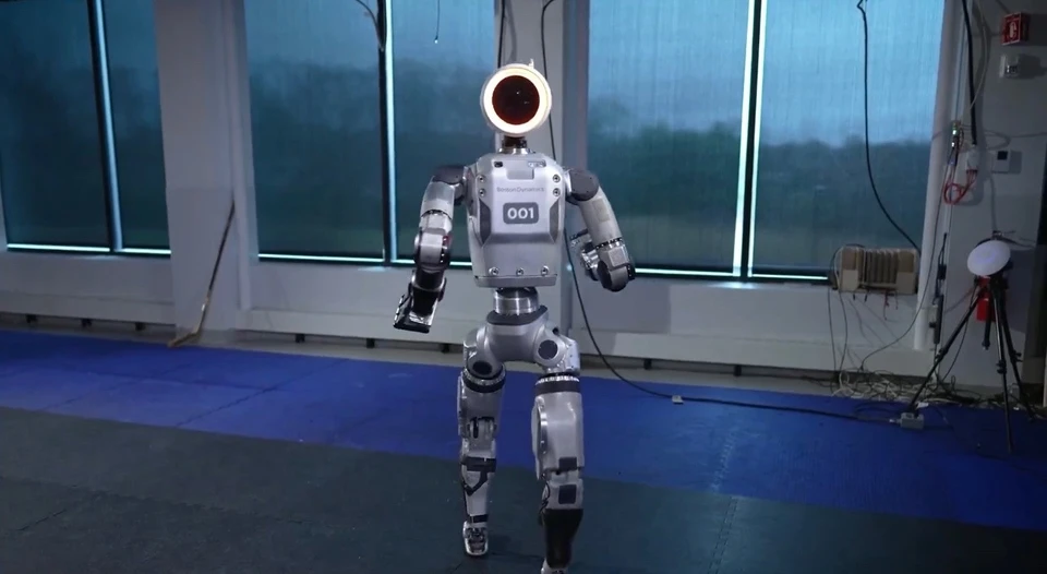 Компания Boston Dynamics представила новую модель человекоподобного робота Atlas Фото: кадр из видео компании Boston Dynamics