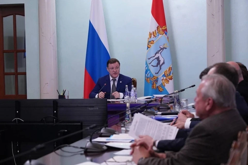 Дмитрий Азаров провел совещание на тему пересмотра цен на обслуживание газового оборудования. Фото: Юлия Рубцова