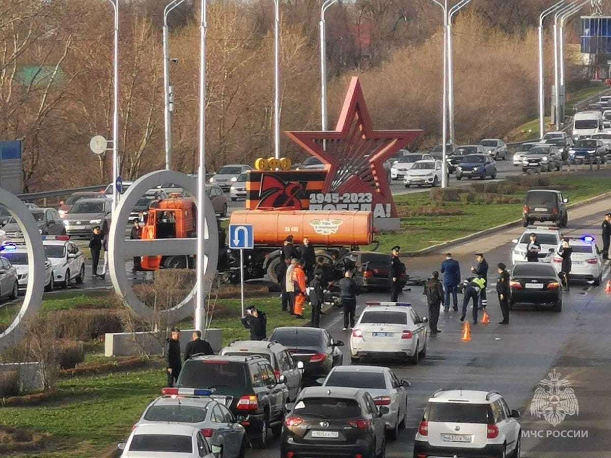 «Парень бился в истерике, обнимал девушку»: очевидцы ДТП на выезде из Уфы,  где погибли пятеро ребят, рассказали о случившемся - KP.RU