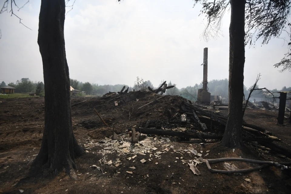 В селе Карлинское горели поля на площади 900 квадратных метров