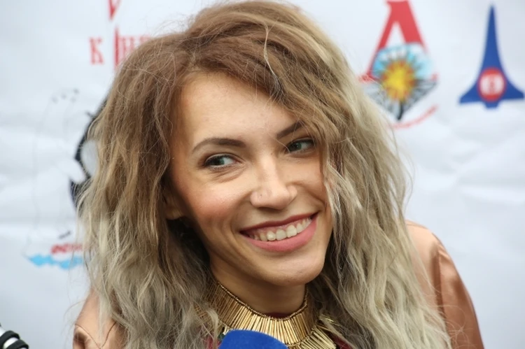 «Это жизненно необходимо»: певица Юлия Самойлова из Ухты прервала свои гастроли после скандала с испорченным лекарством