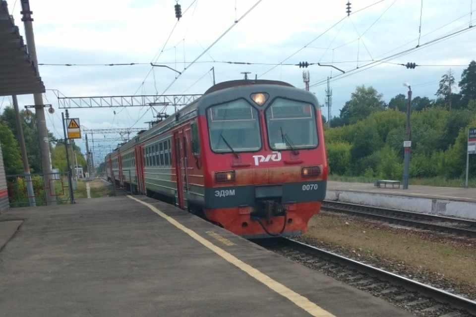 По каждому направлению дополнительные поезда будут курсировать в течение двух дней.