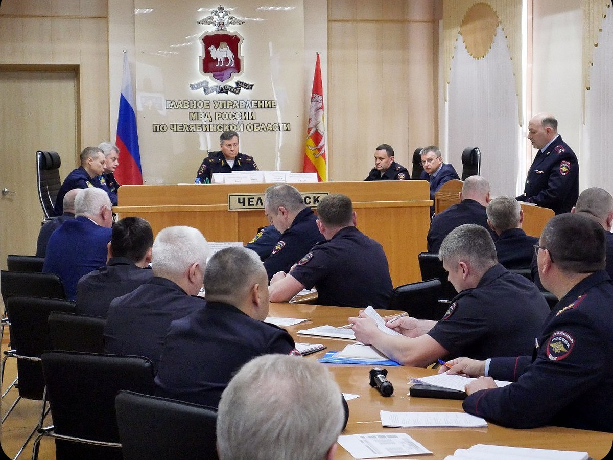 Полиция усилит охрану порядка во время майских праздников в Челябинской  области - KP.RU