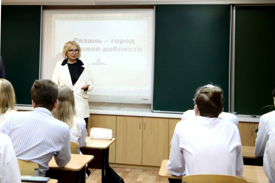 Татьяна Панфилова провела урок «Рязань – город трудовой доблести».