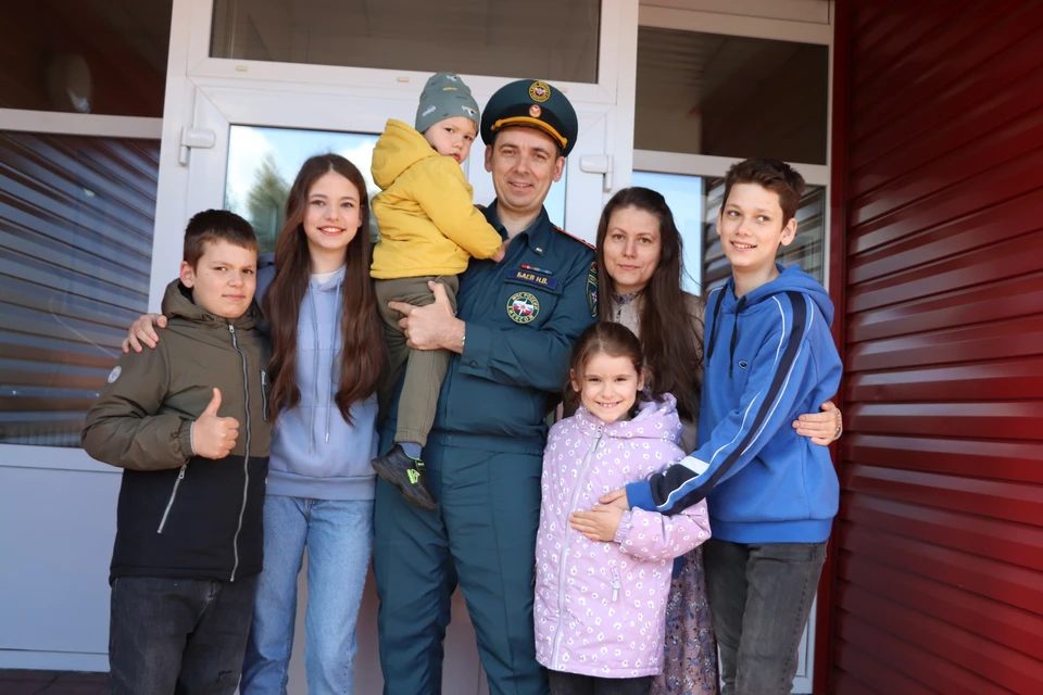 Николай Баев с семьей