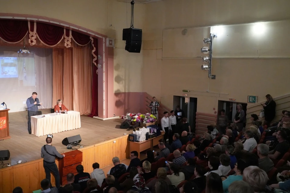Во время встречи были переданы благодарственные письма от губернатора Иркутской области местным активистам.