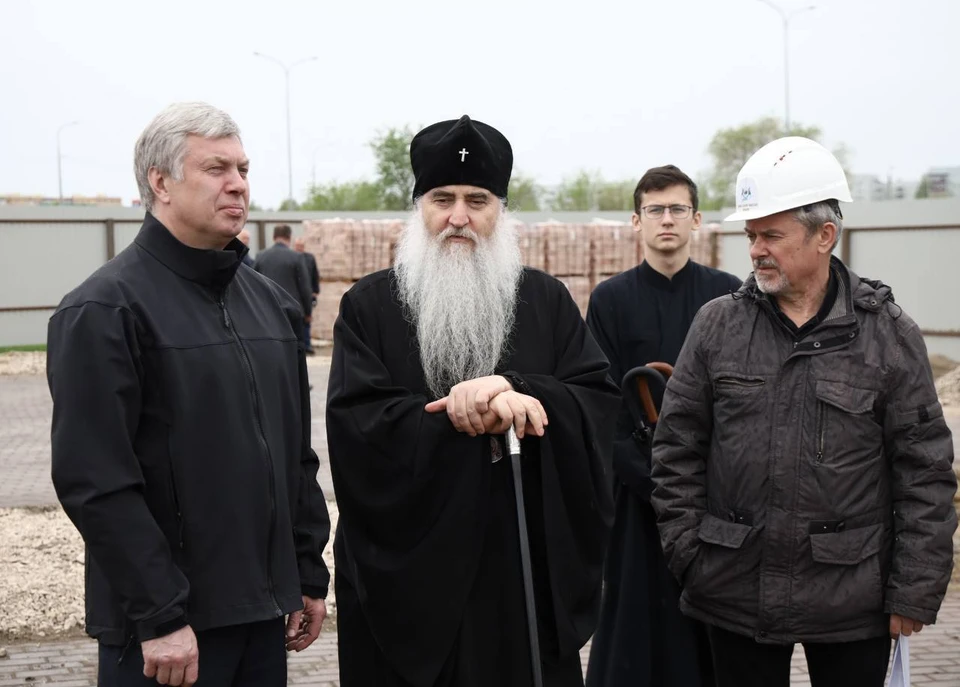 Губернатор Русских на строительной площадке ФОТО: телеграм-канал Алексея Русских