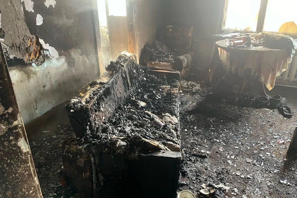 На юге Красноярского края при пожаре в своем доме погиб курильщик. Фото: МЧС