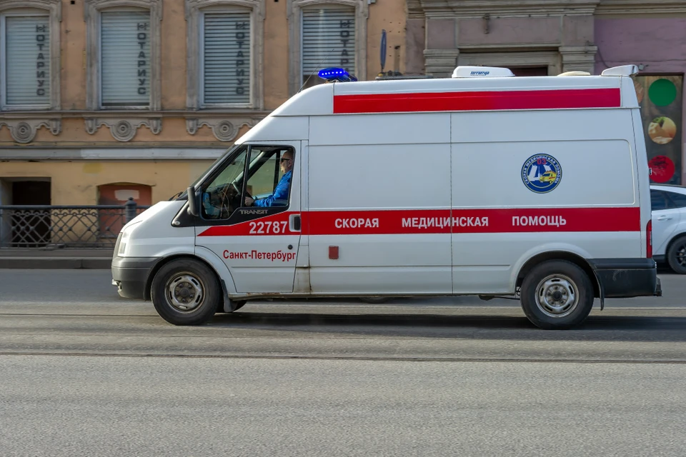 В автобусе в Петербурге пострадали двое малолетних.