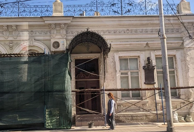 Фасад старинного особняка Лю Трахова в Краснодаре отремонтируют по решению суда