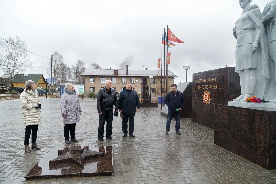 В Койгородке реставрируют памятник «Никто не забыт, ничто не забыто», смонтированный более полувека назад. Фото: rkomi.ru.