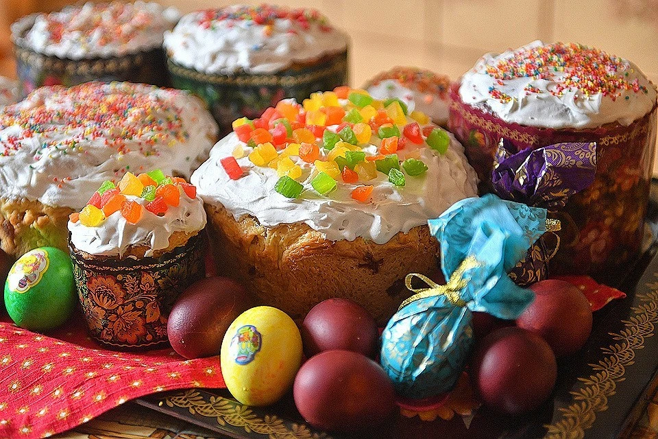 Кулич - главное пасхальное лакомство.