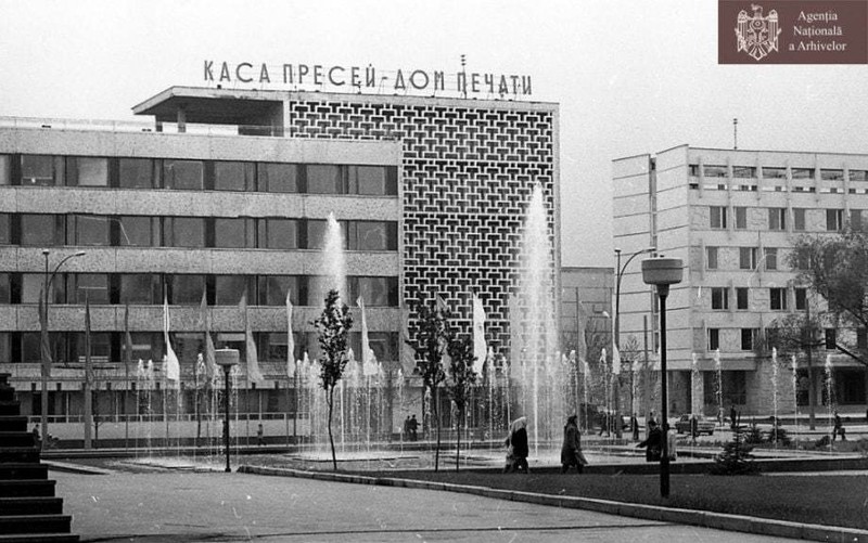 Когда-то на всех этажах этого здания круглосуточно кипела жизнь. Фото: Национальный архив