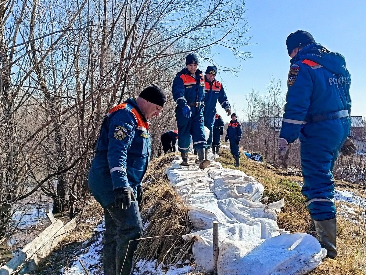 Паводок в Омской области 6 мая 2024 года: рост уровень воды в Ишиме и  Иртыше, эвакуация в Усть-Ишиме - KP.RU