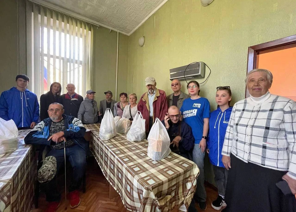 В Запорожской области передали гуманитарную помощь в Ассоциацию инвалидов. ФОТО: пресс-служба "Молодой Гвардии" в Запорожской области