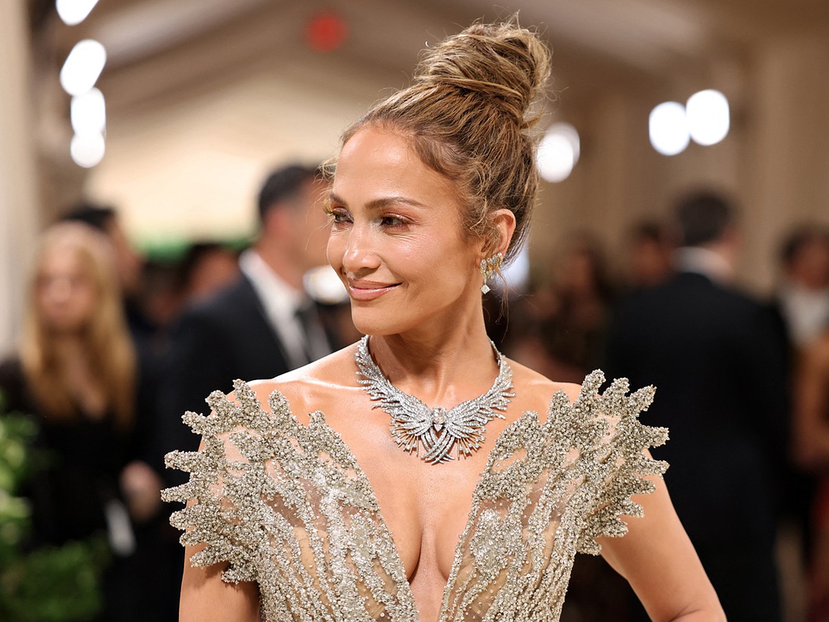 Дженнифер Лопес и Рита Ора пришли на Met Gala 2024 в голых нарядах - KP.RU