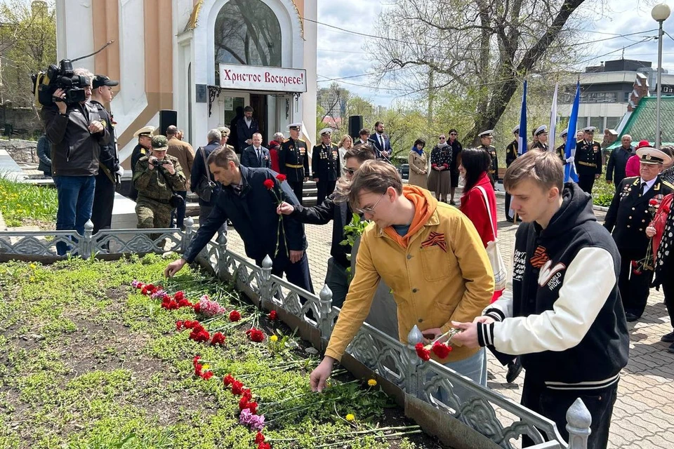 Церемония возложения цветов. Фото: Елизавета Хрущева.