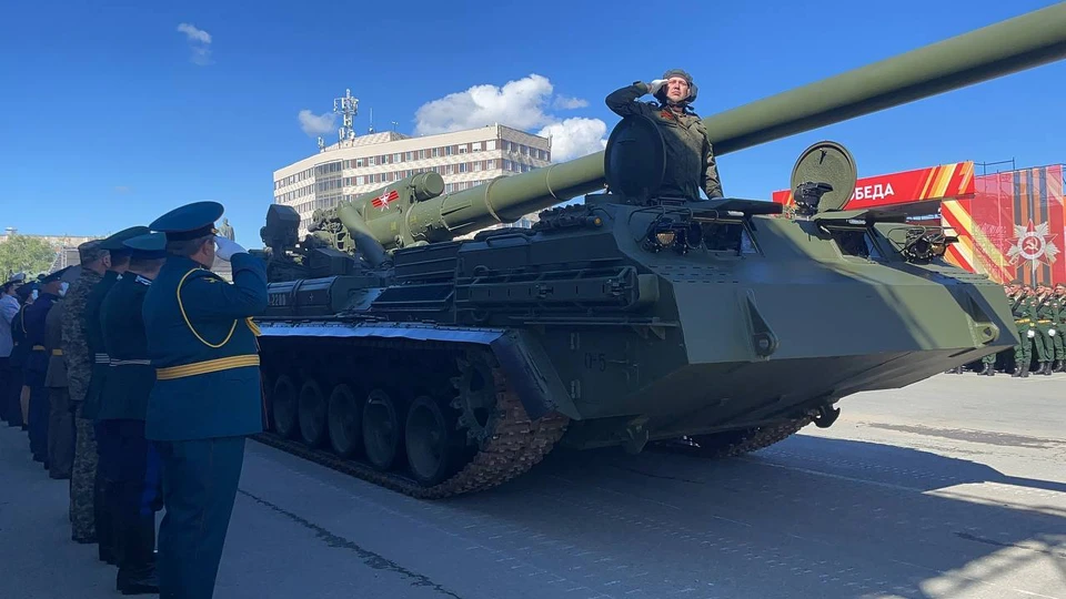 Оренбуржцы увидели современную военную технику