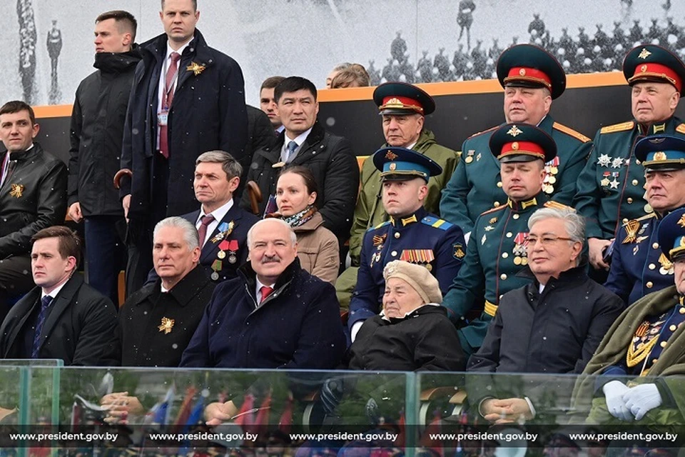 Лукашенко рассказал о ветеране, которая сидела рядом с ним на параде в Москве. Фото: president.gov.by.