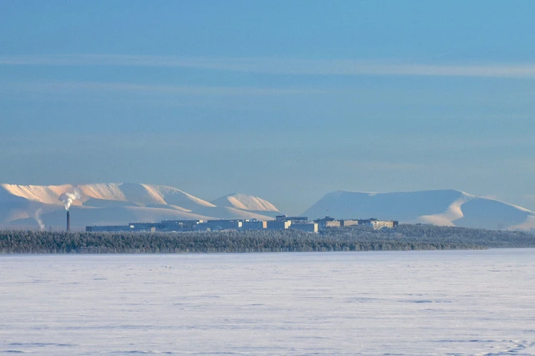 Печальная статистика уже открыта. Жителей Мурманской области предупреждают о высоких рисках провала под лед