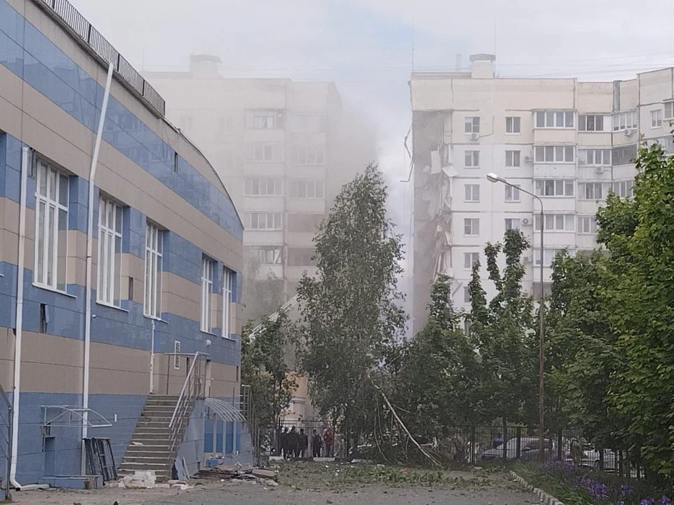 Спасатели достали из-под завалов в Белгороде тела еще двоих погибших