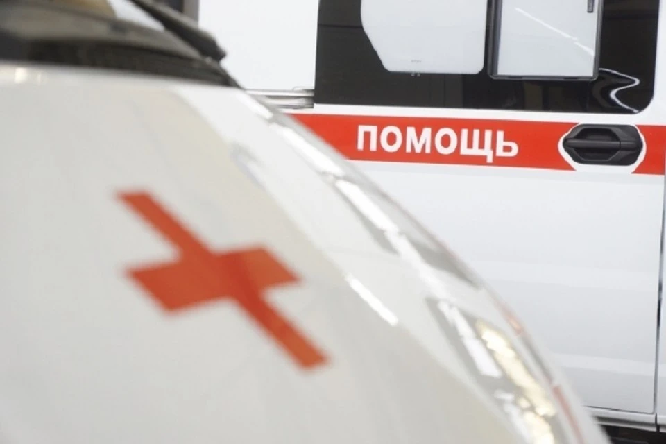 Ребенок получил различные травмы, ее на «скорой» доставили в больницу.