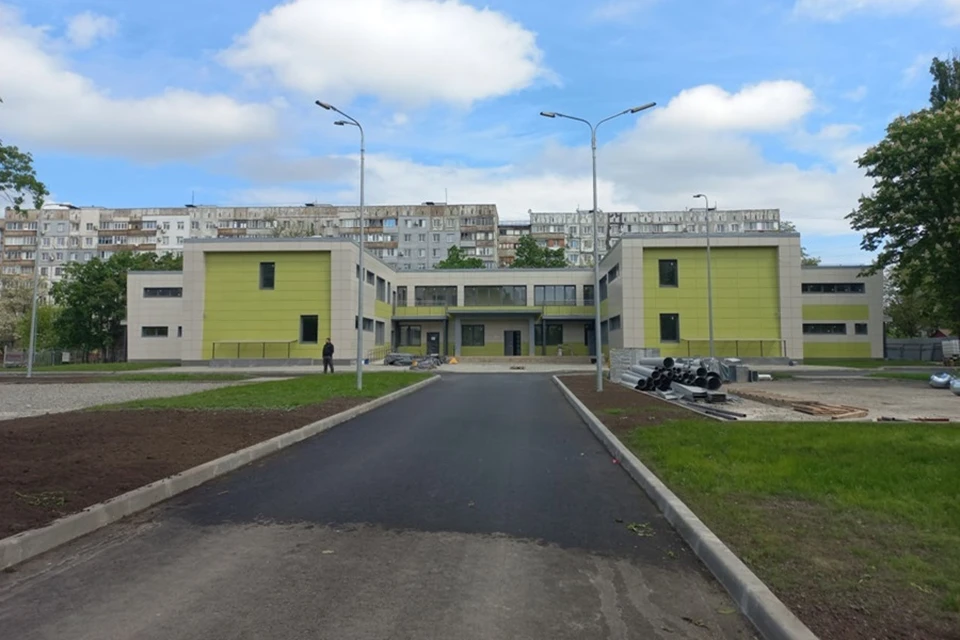 В Мариуполе восстанавливают территориальный центр обслуживания. Фото: ТГ/Побратимство Петербурга и Мариуполя