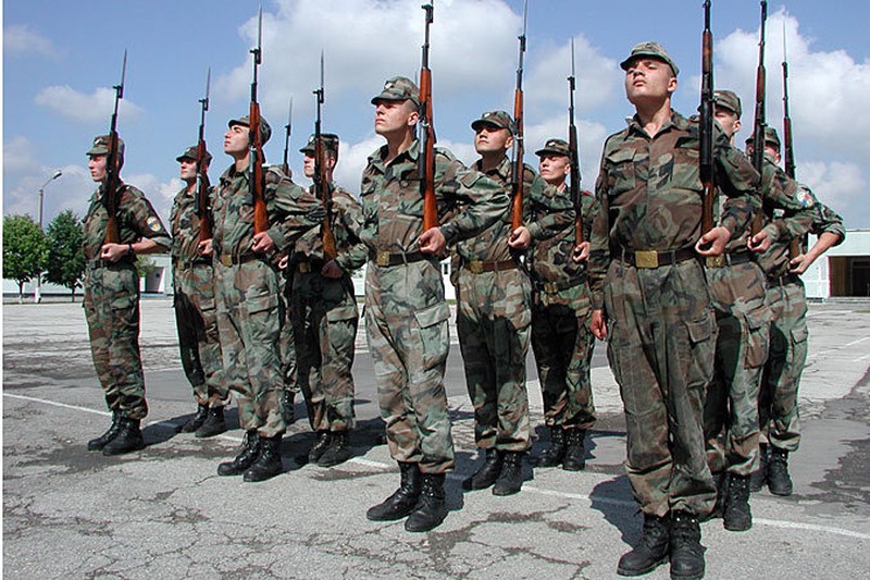 А воевать-то придется нам, простым гражданам...